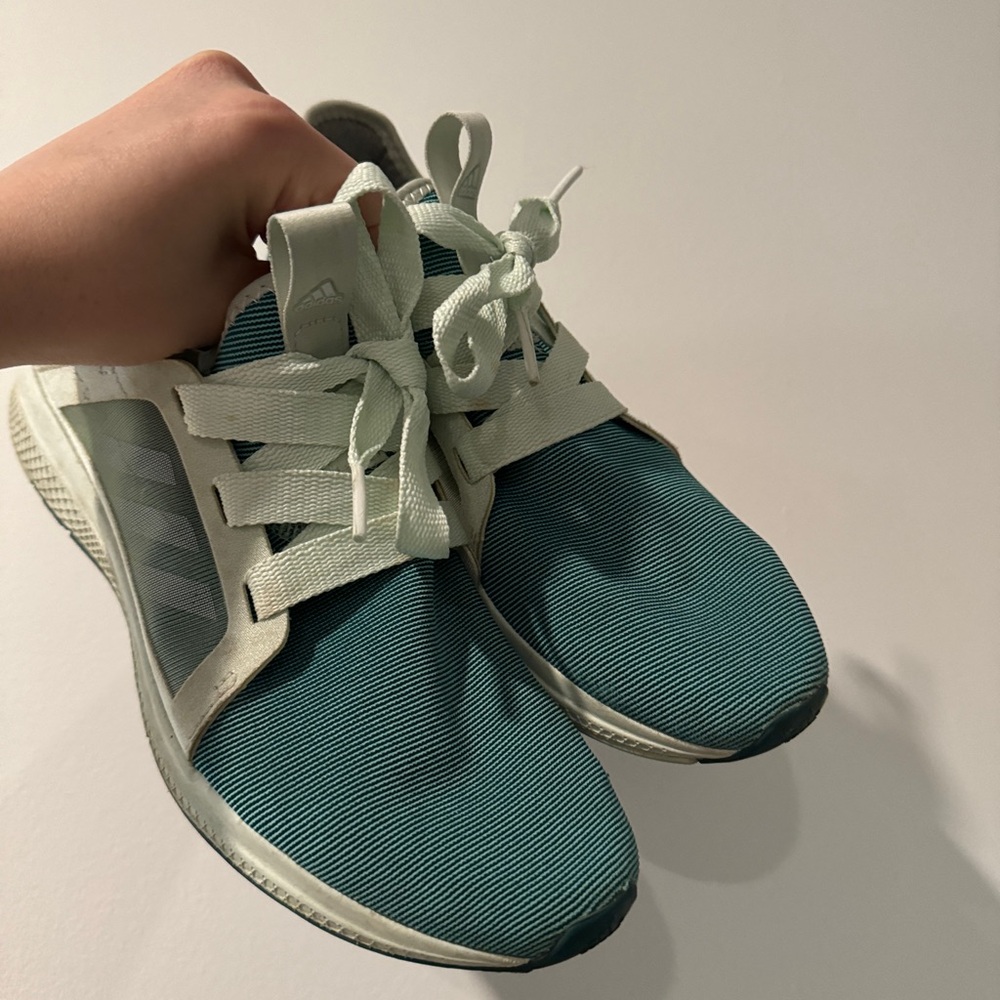 Adidas . Bounce sneakers